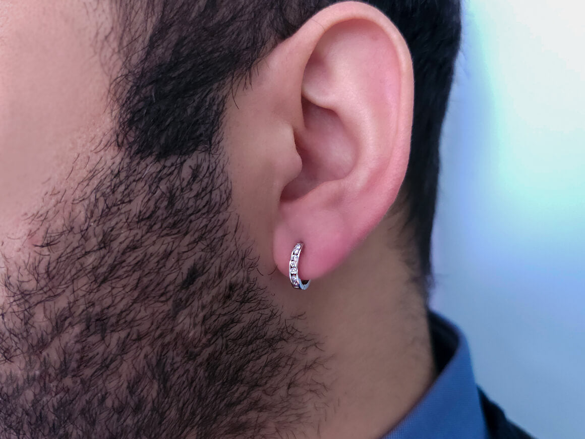 Boucles d'oreilles créoles pour homme en or blanc 333 8 carats avec diamants de 0,13 carat au total
