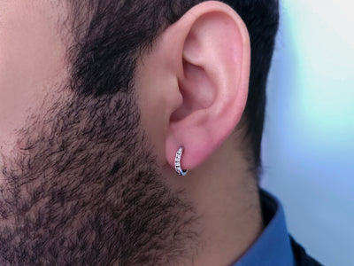 Boucles d'oreilles créoles pour homme en or blanc 333 8 carats avec diamants de 0,13 carat au total