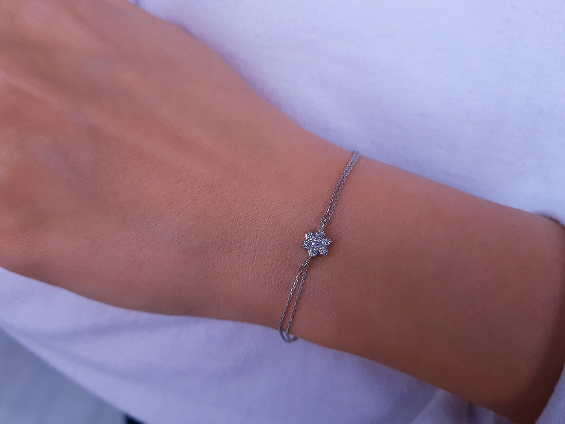 0,17 Karat Diamant Gänseblümchen Armband in 333er 8 Karat Weißgold - handgefertigter Diamantschmuck aus Feingold | Sirius Diamant