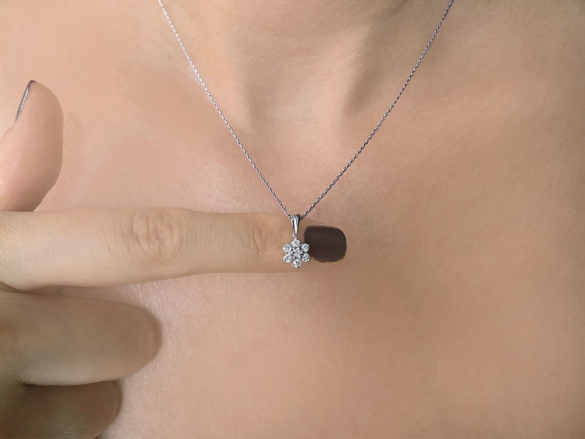 Diamant Gänseblümchen Schmuckset in 8 K Weißgold – handgefertigter Diamantschmuck aus Feingold | Sirius Diamant