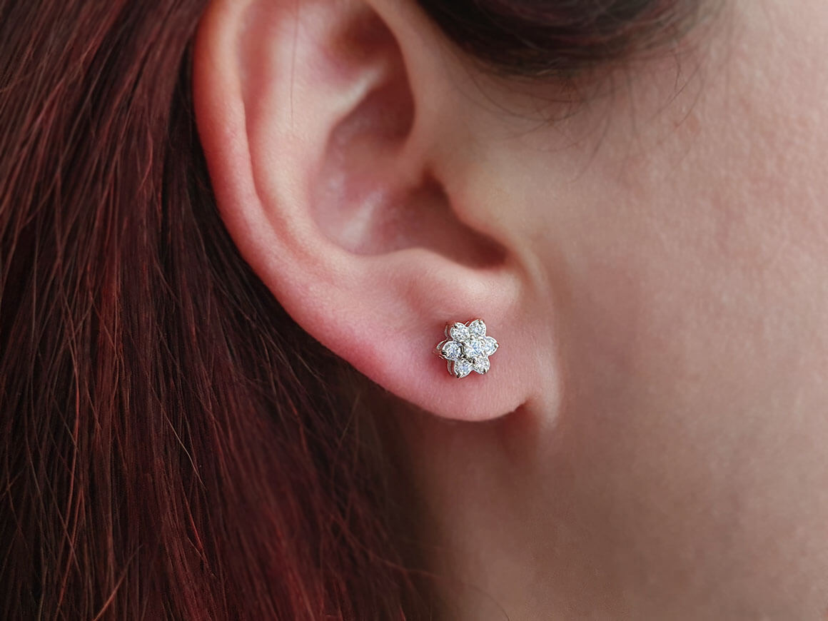 Diamant Gänseblümchen Schmuckset in 8 K Weißgold – handgefertigter Diamantschmuck aus Feingold | Sirius Diamant