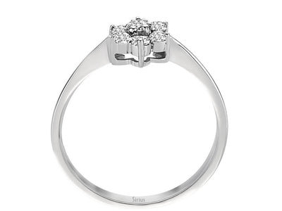 Diamond daisy jewelry set in 8 K white gold