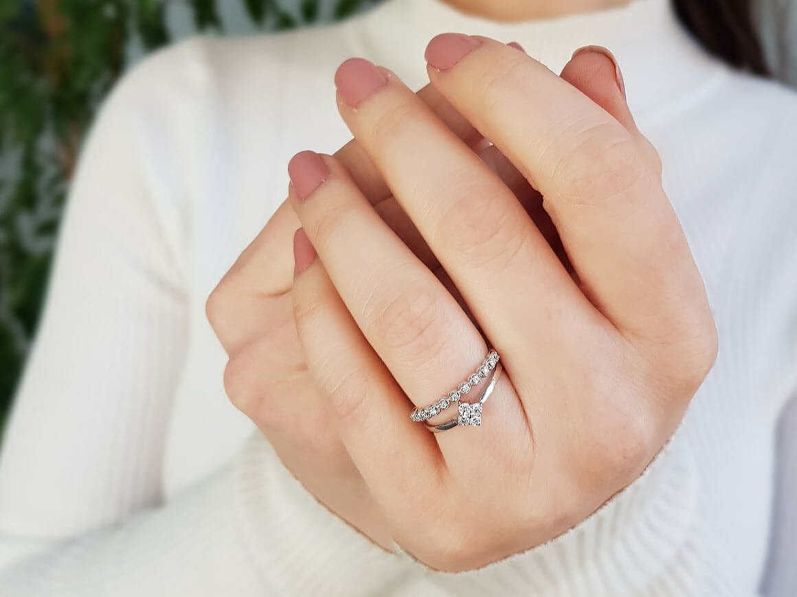 Bague pour femme Quattro en or blanc 333 8 carats avec diamant de 0,14 carat couleur F