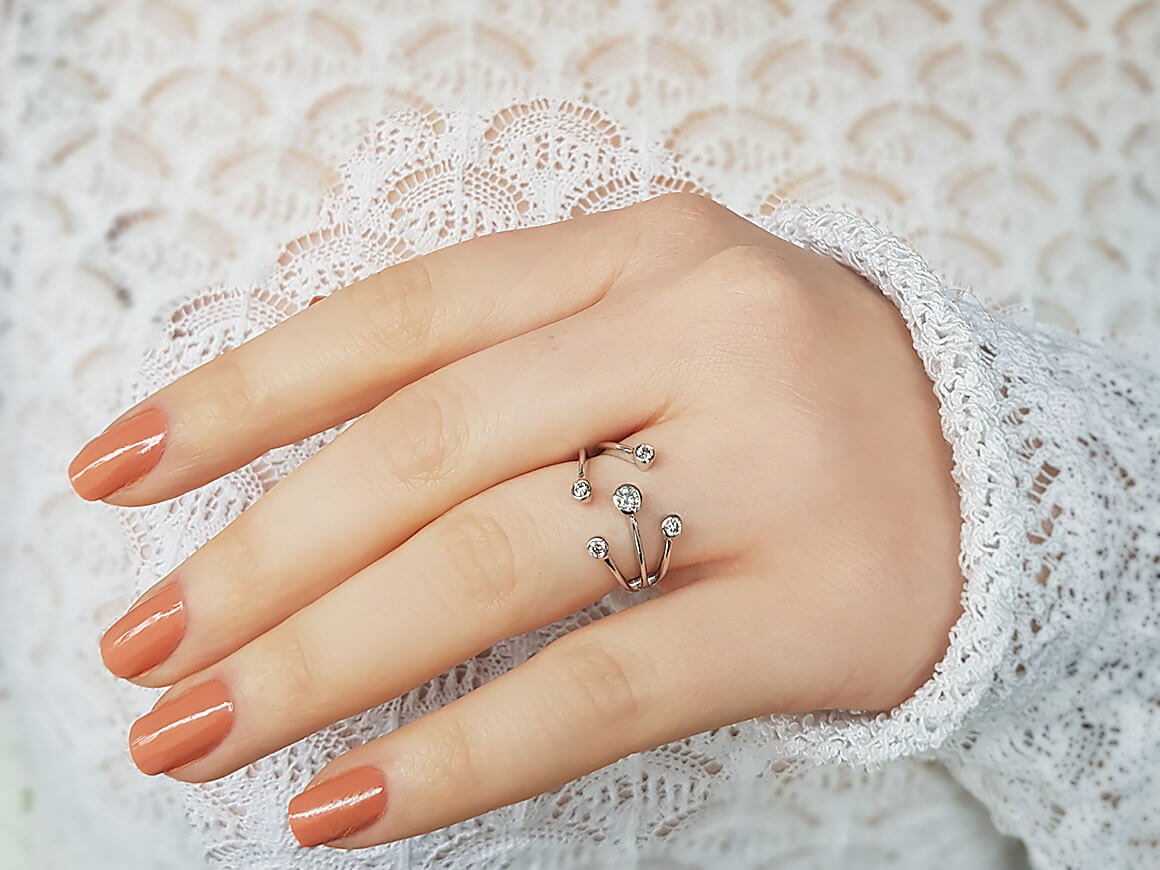 Bague spirale d'amour en or blanc 14 carats avec diamants de 0,24 carat au total