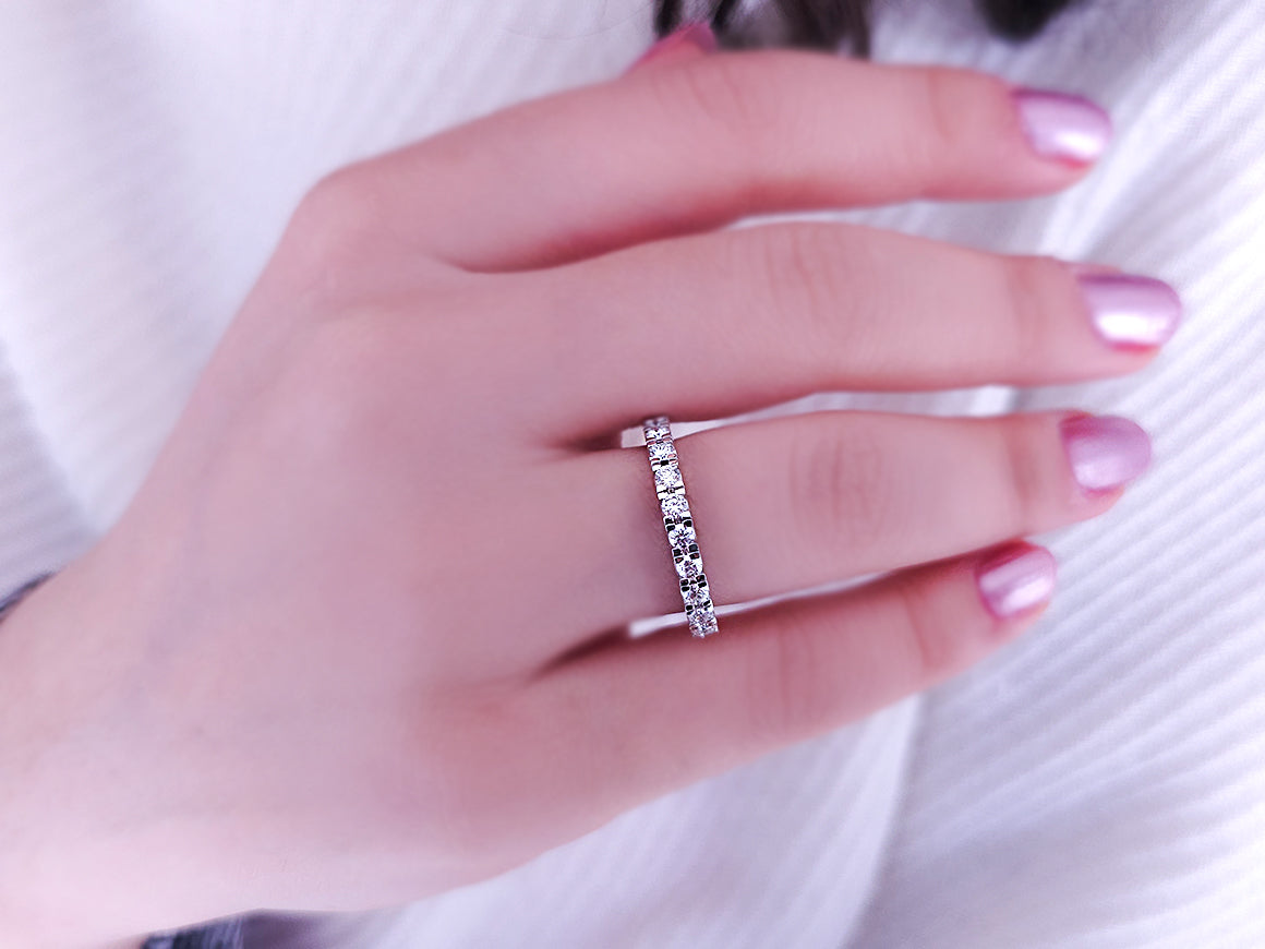 Bague demi-ronde en diamant
