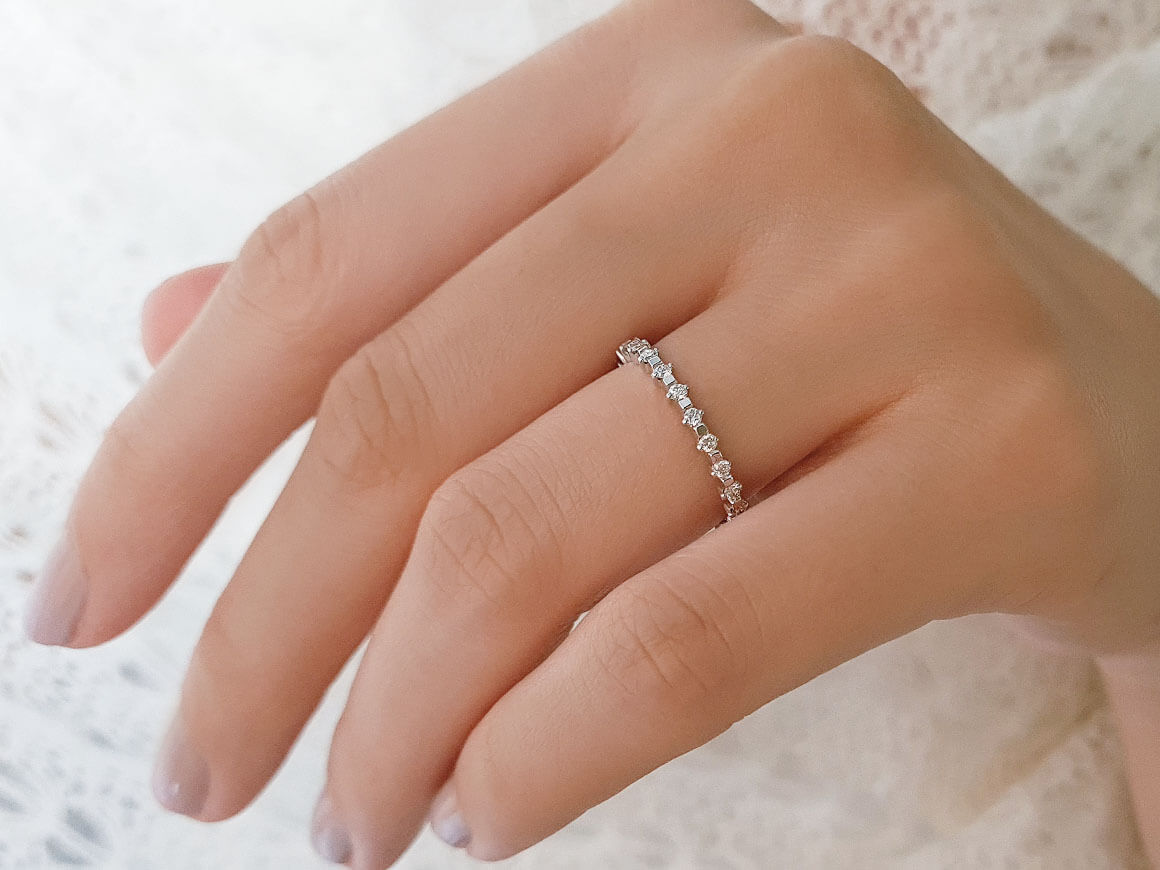 Alliance tout autour en or blanc 585 14 carats avec diamants de 0,40 carat