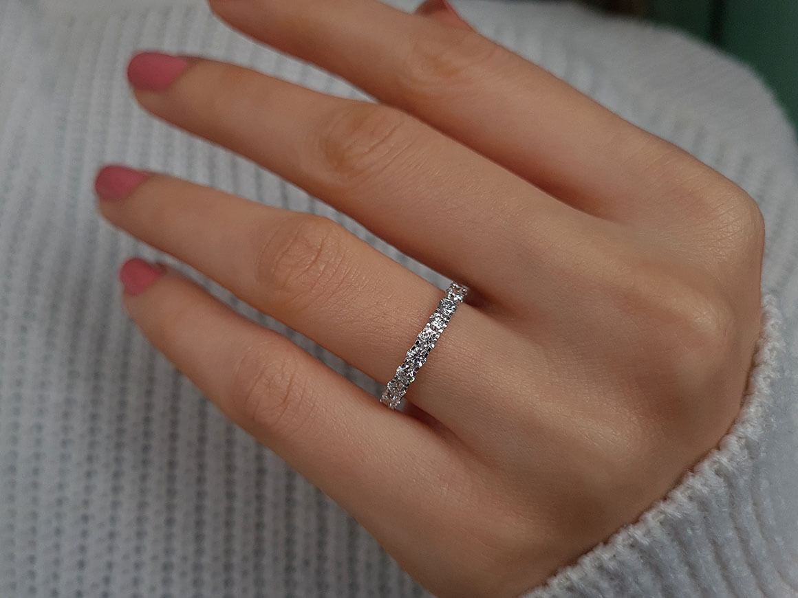 Alliance tout autour en diamants de 1,68 carat au total