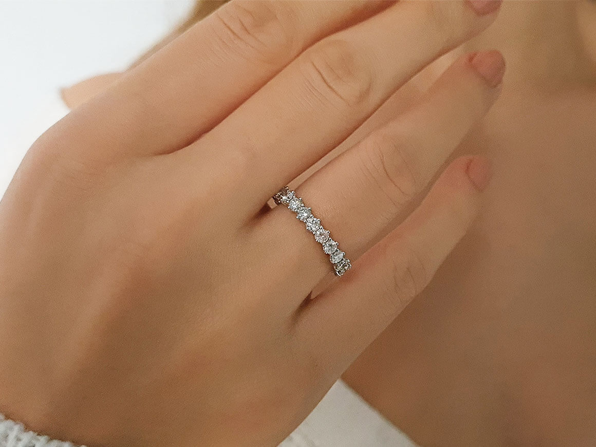 Alliance tout autour en diamant de 1,65 carat