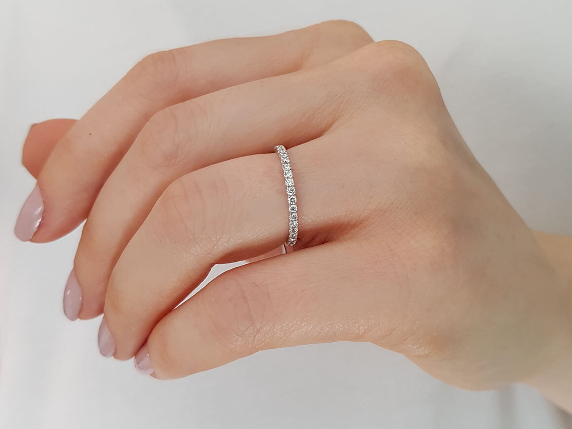 Alliance en diamant de 0,50 carat avec diamant tout autour