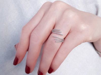 0.27 carat diamond six-way ring in 14K white gold