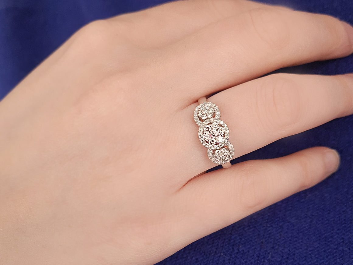 Bague trio de fleurs en or blanc 14 carats avec diamants de 0,55 carat au total