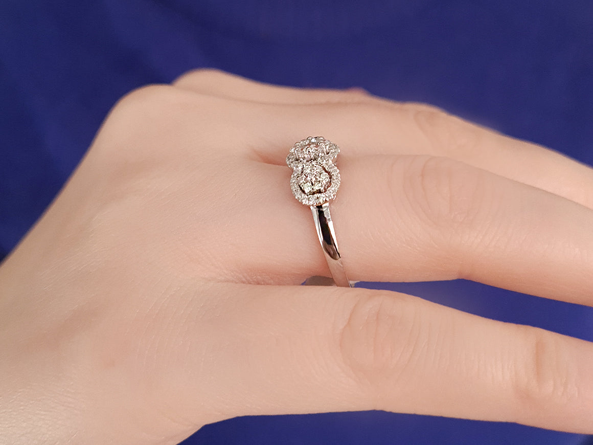 Bague trio de fleurs en or blanc 14 carats avec diamants de 0,55 carat au total