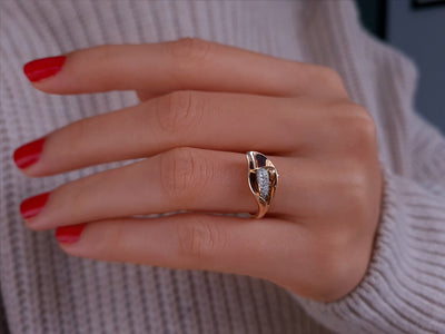 Bague racine de dragon en or rouge et blanc 14 carats avec diamant total de 0,12 carat
