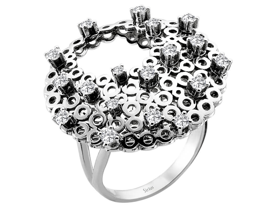 Diamond moon ladies ring