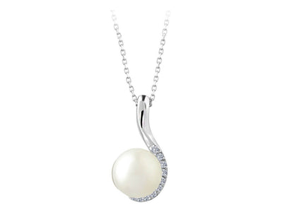 Diamond and pearl necklace in 14 carat white gold