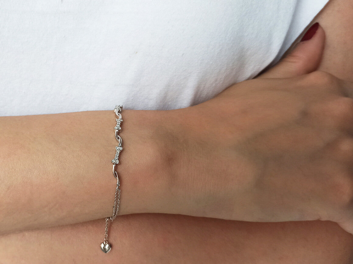 F Farbe 0,37 Karat Diamant Herz Armband in 585er 14 Karat Weißgold - handgefertigter Diamantschmuck aus Feingold | Sirius Diamant