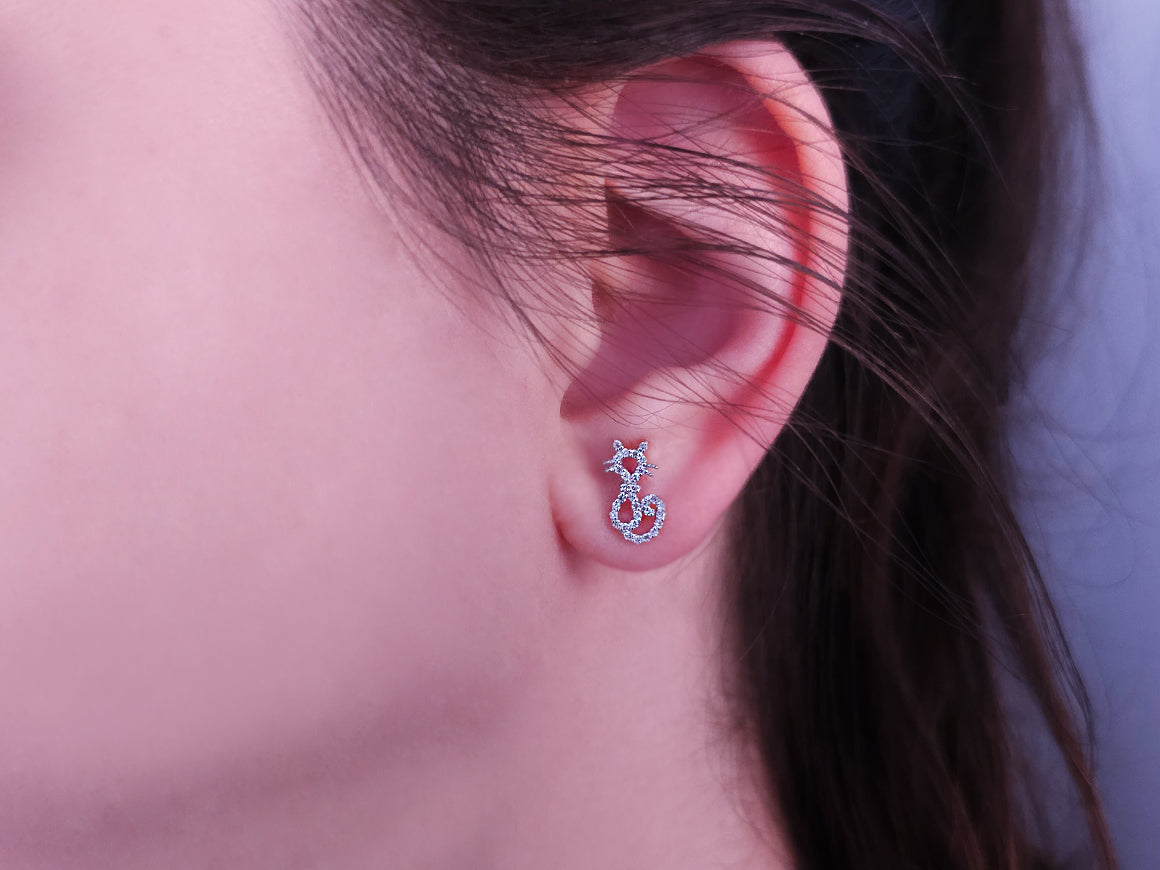 Katzenohrringe mit Diamanten - handgefertigter Diamantschmuck aus Feingold | Sirius Diamant