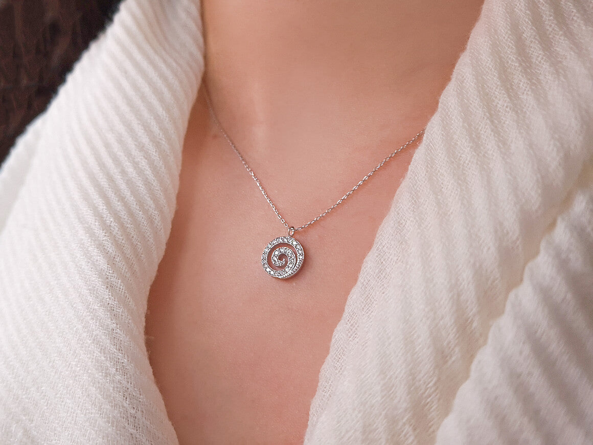 Diamant Lava Collier - handgefertigter Diamantschmuck aus Feingold | Sirius Diamant