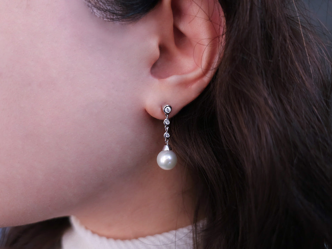 Diamant und Perle Ohrhänger in 585er 14 Karat Weissgold - handgefertigter Diamantschmuck aus Feingold | Sirius Diamant
