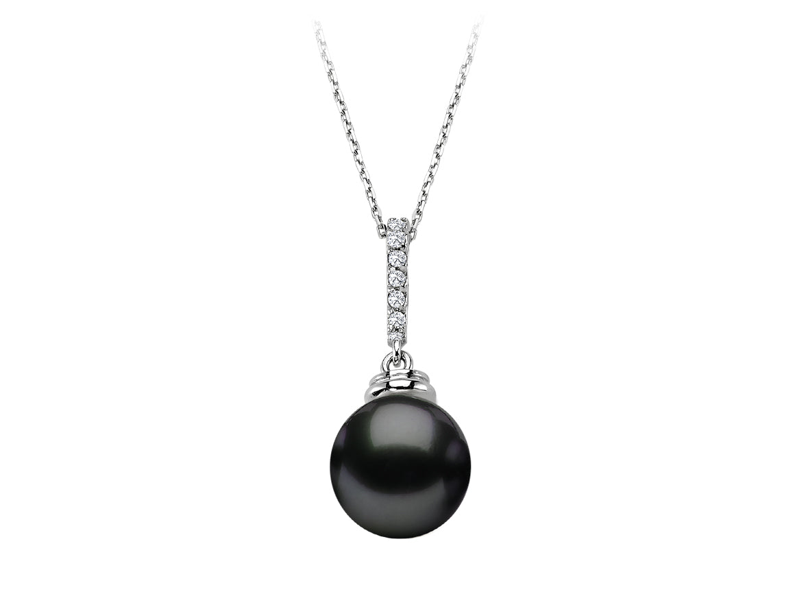 Necklace with black pearls and diamonds