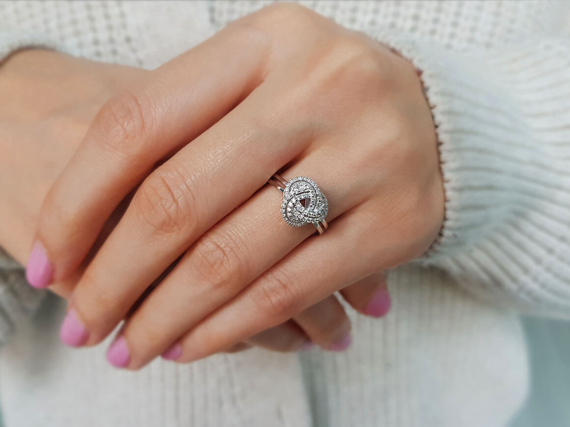 Bague spirale en diamant