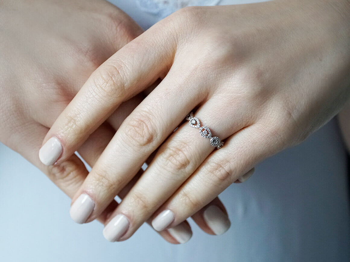 Bague goutte de pluie en or blanc 14 carats et diamants