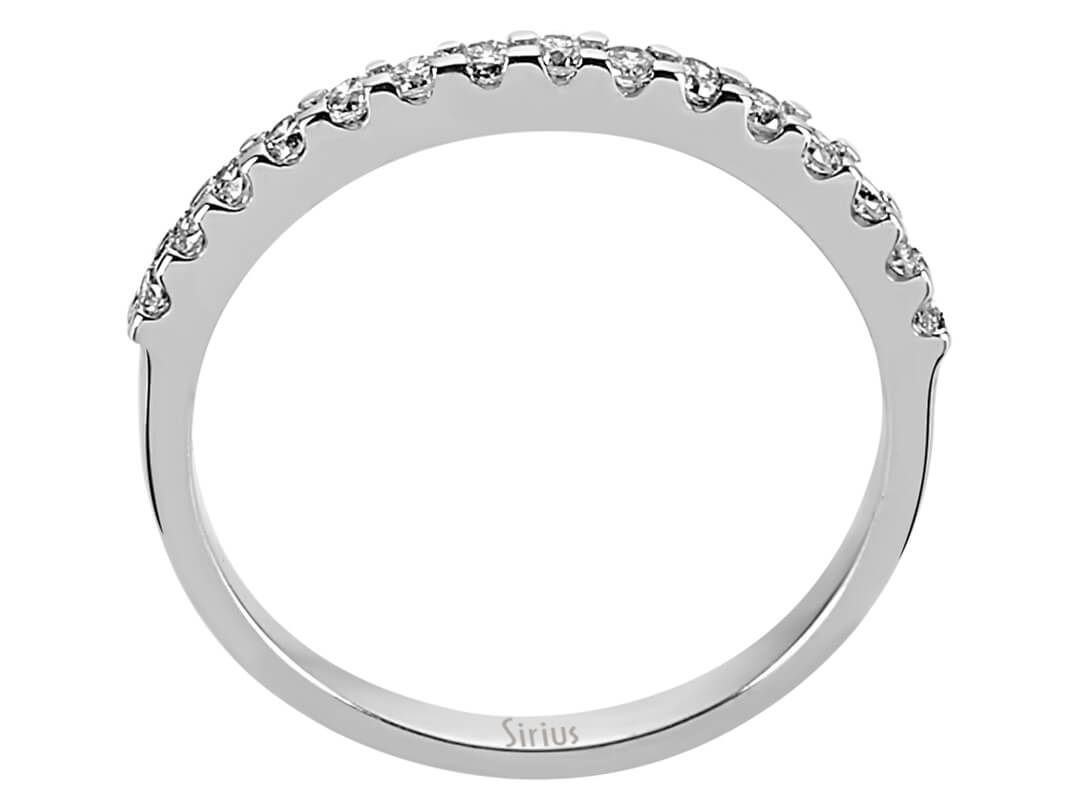 Total 0.29 carat diamond half-round alliance