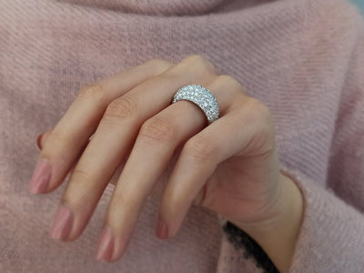 Total 1.05 carat diamond half round alliance
