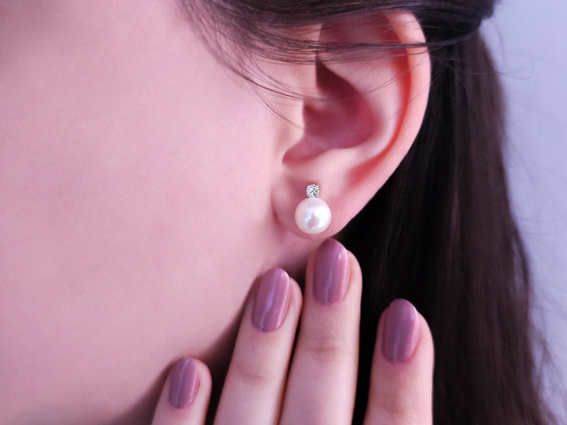 Diamond solitaire pearl earrings