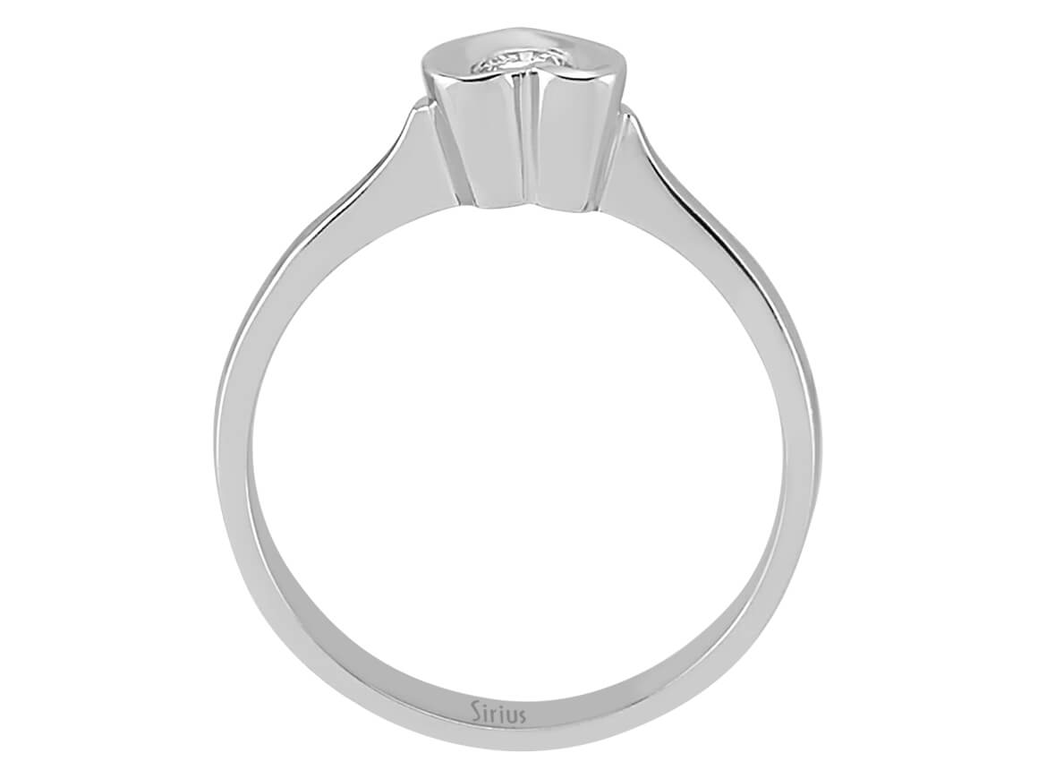 Bague solitaire en forme de cœur avec diamant de 0,10 carat