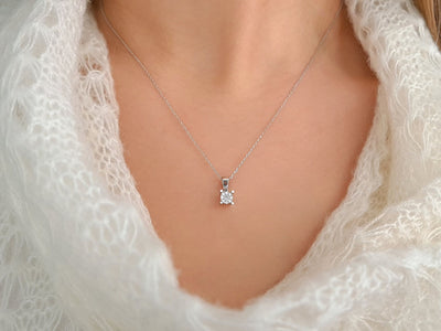 0.30 carat diamond necklace