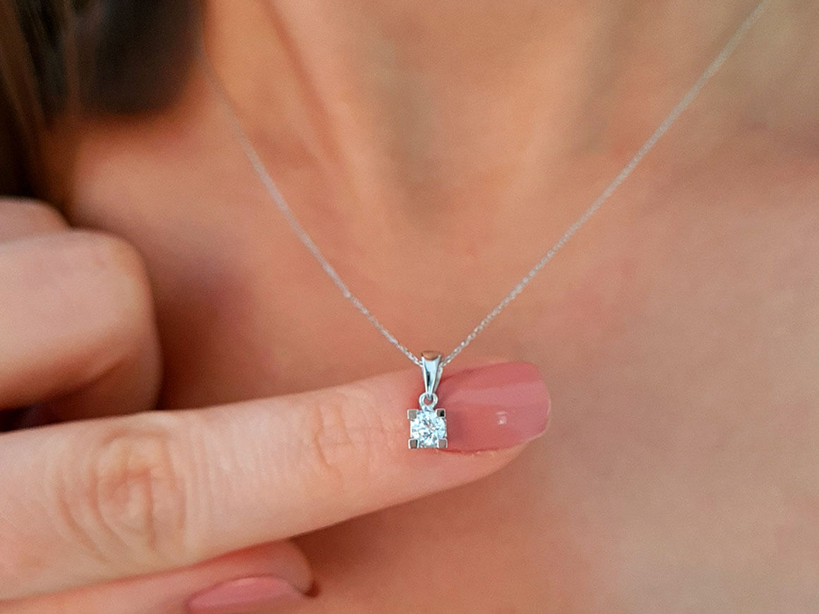 0,21 Karat Diamant Solitär Collier - handgefertigter Diamantschmuck aus Feingold | Sirius Diamant