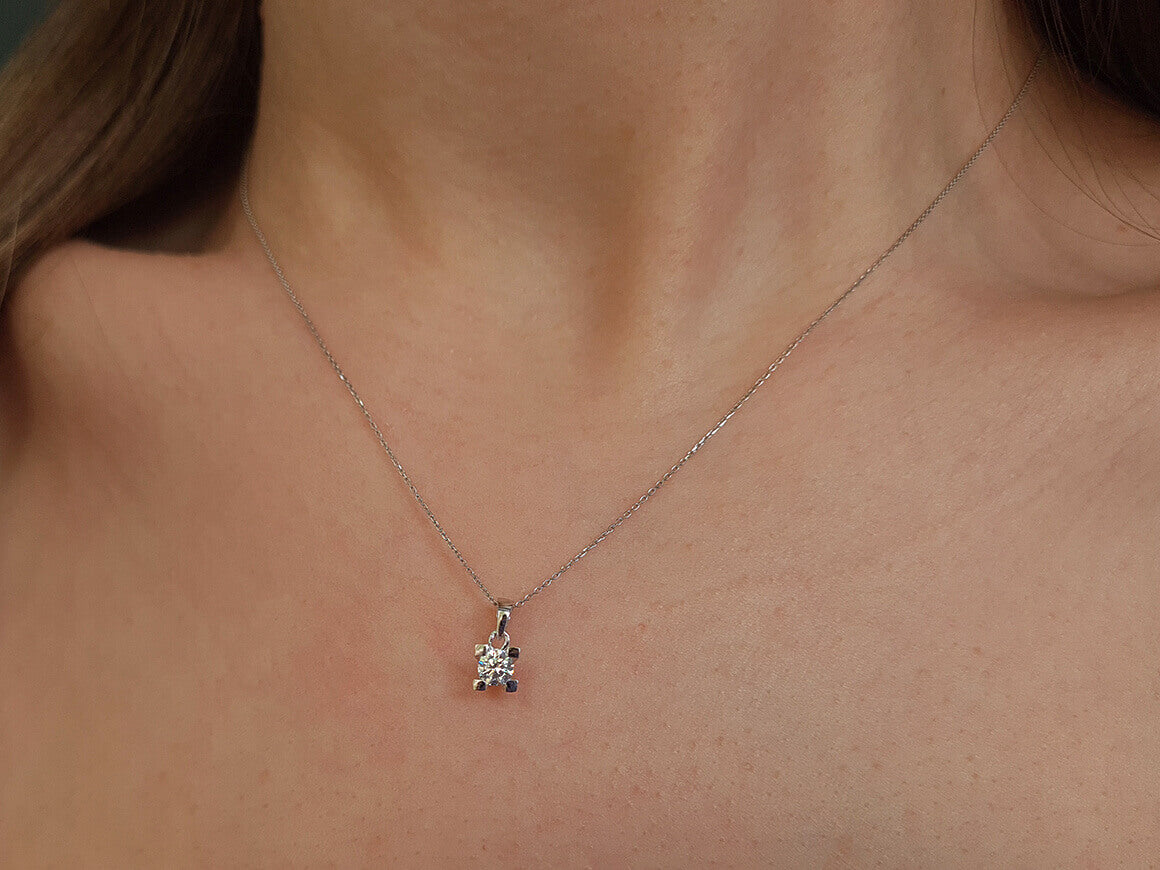 0,22 Carat Diamant Solitär Collier - handgefertigter Diamantschmuck aus Feingold | Sirius Diamant