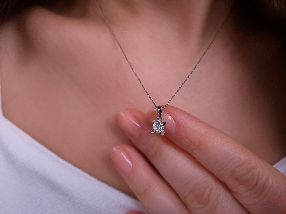 0,40 Carat Diamant Solitär Collier - handgefertigter Diamantschmuck aus Feingold | Sirius Diamant