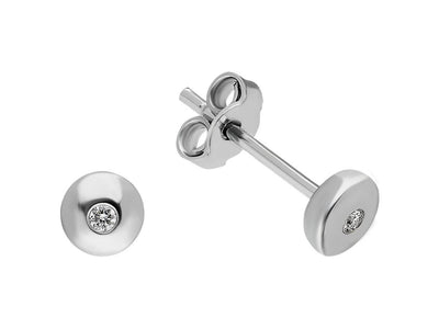 F color 0.05 carat stud earrings in 333 8 carat white gold