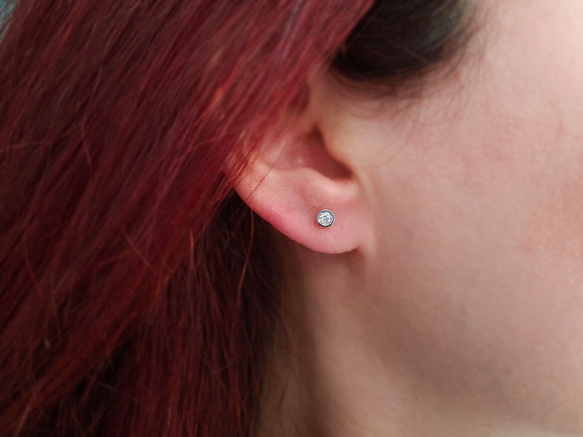 0,16 Karat Solitär Diamant Ohrringe – handgefertigter Diamantschmuck aus Feingold | Sirius Diamant