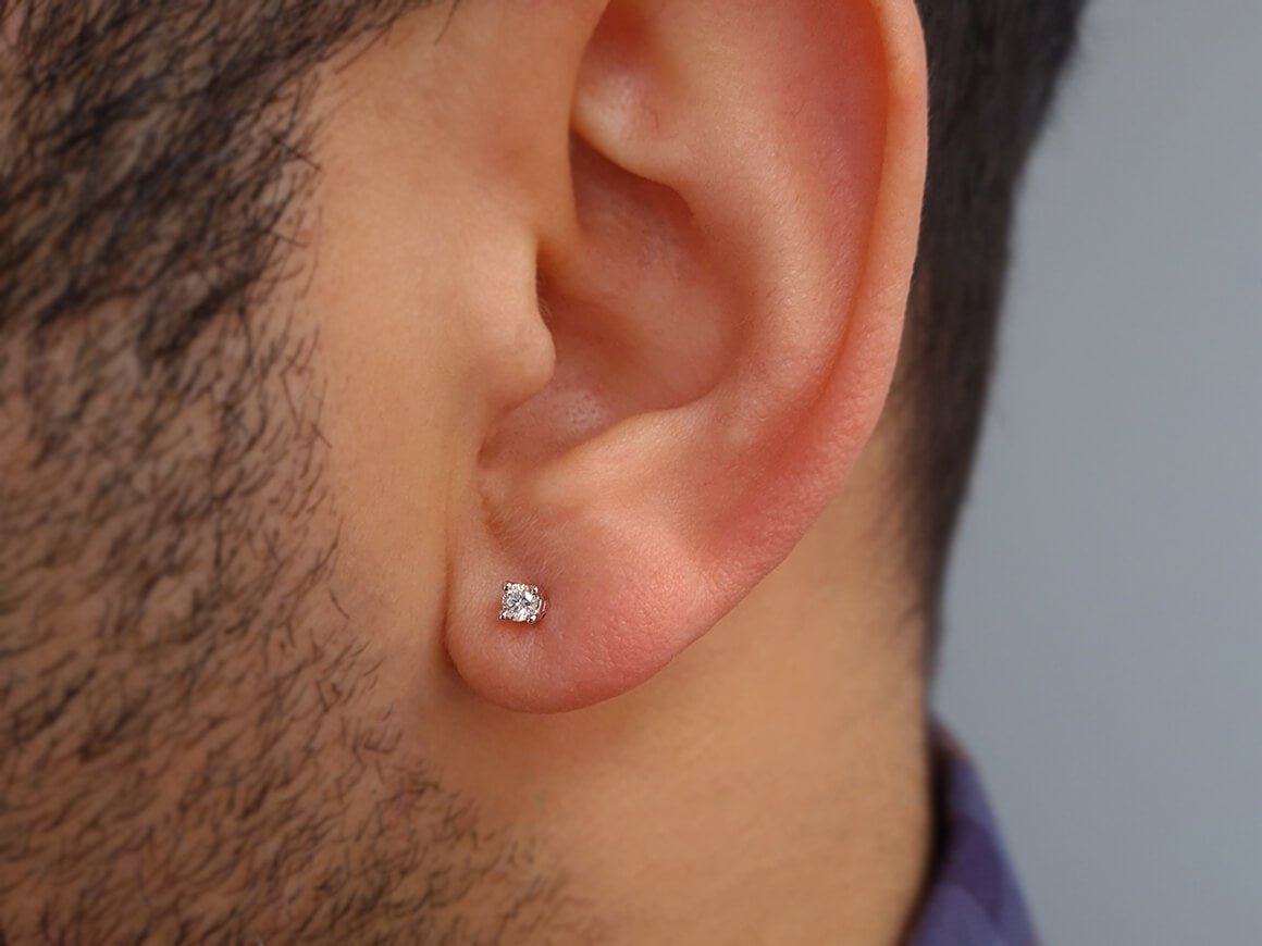 Boucle d'oreille homme en or blanc 14 carats 585 avec diamant de 0,10 carat