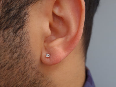 0.10 carat diamond men's earring in 585 14 K white gold
