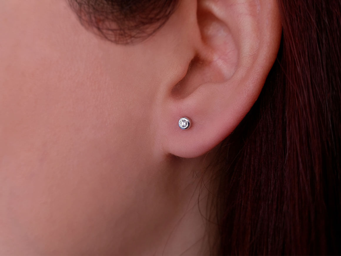 0,09  Carat Diamant Solitär Ohrringe - handgefertigter Diamantschmuck aus Feingold | Sirius Diamant
