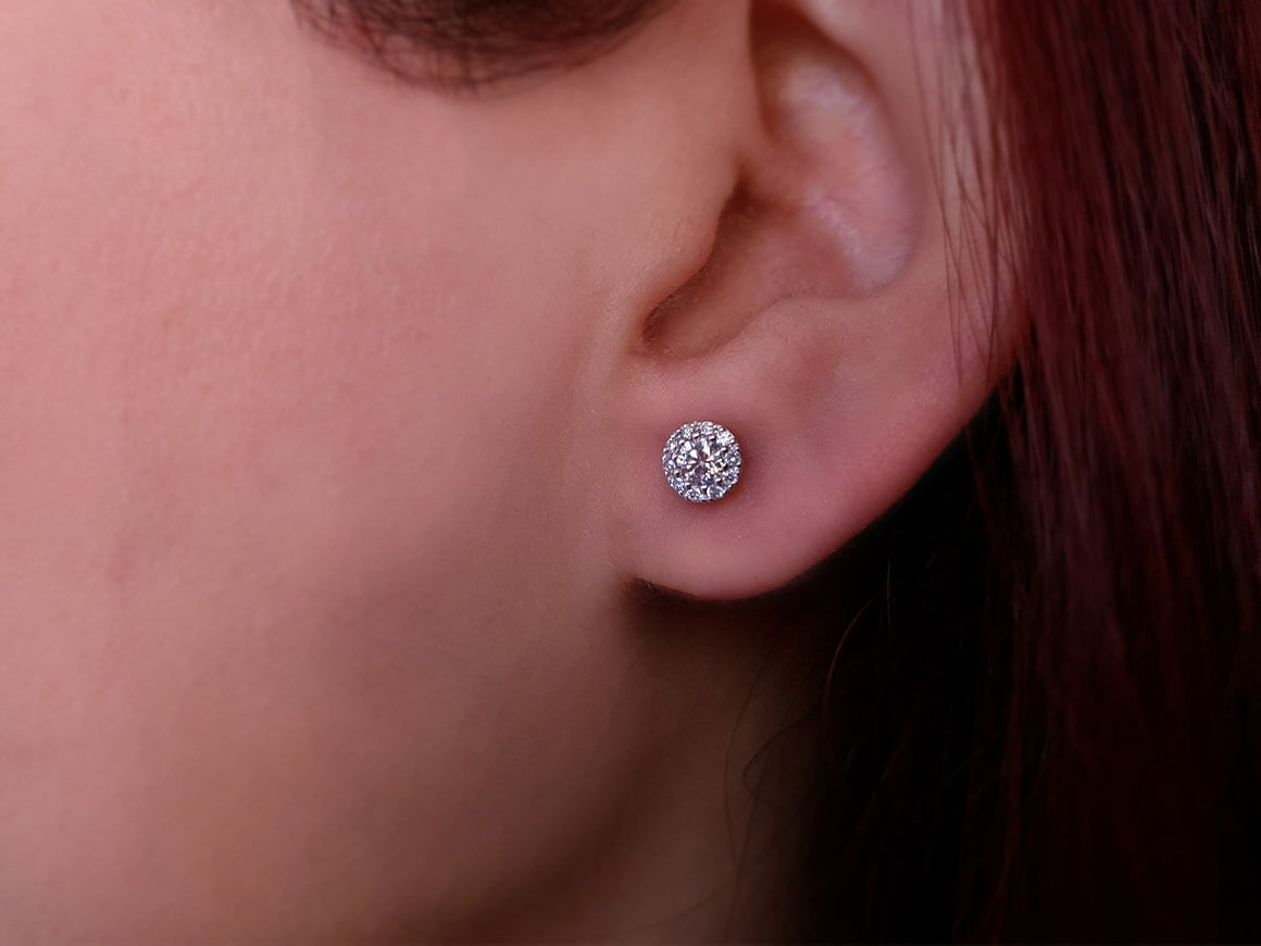 Total 0.41 carat solitaire earrings