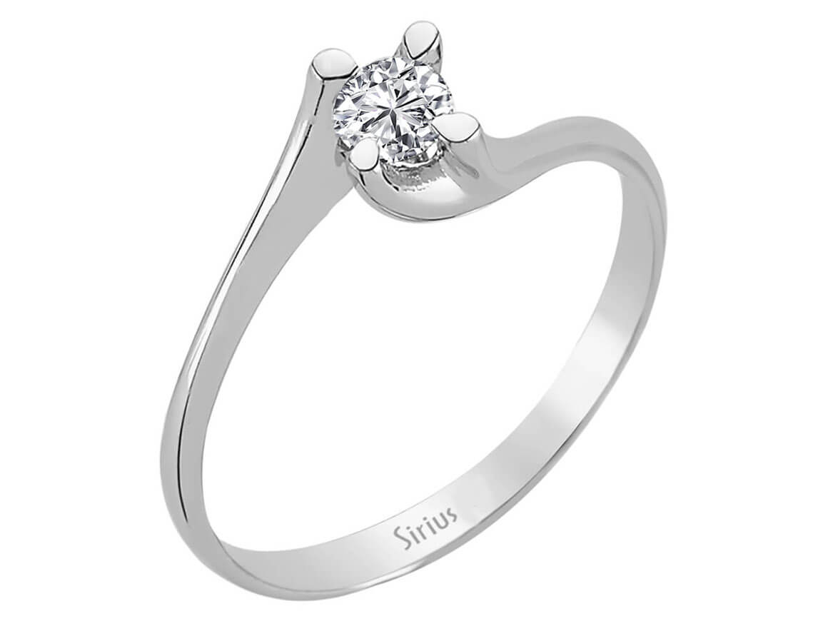 Bague solitaire en or blanc 14 carats avec diamant de 0,19 carat