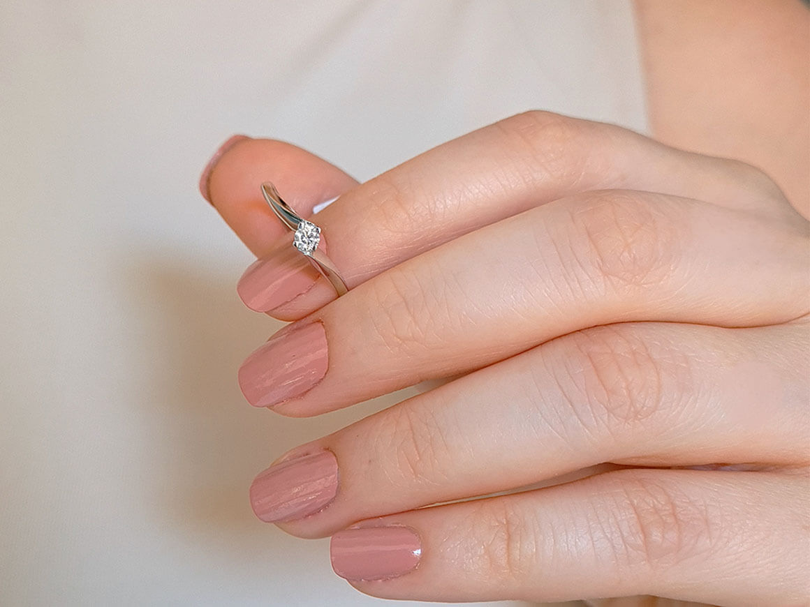 Bague solitaire en or blanc 333 8 carats avec diamant de 0,13 carat