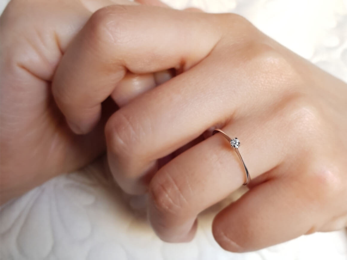 Bague solitaire en or blanc 333 8 carats avec diamant de 0,05 carat
