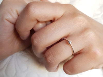 Bague solitaire en or blanc 333 8 carats avec diamant de 0,05 carat