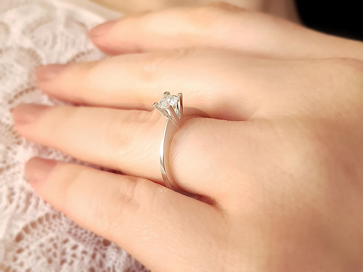 0.31 carat diamond solitaire ring in 585 14K gold