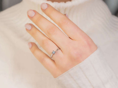 0.21 carat diamond solitaire ring in 585 14K white gold
