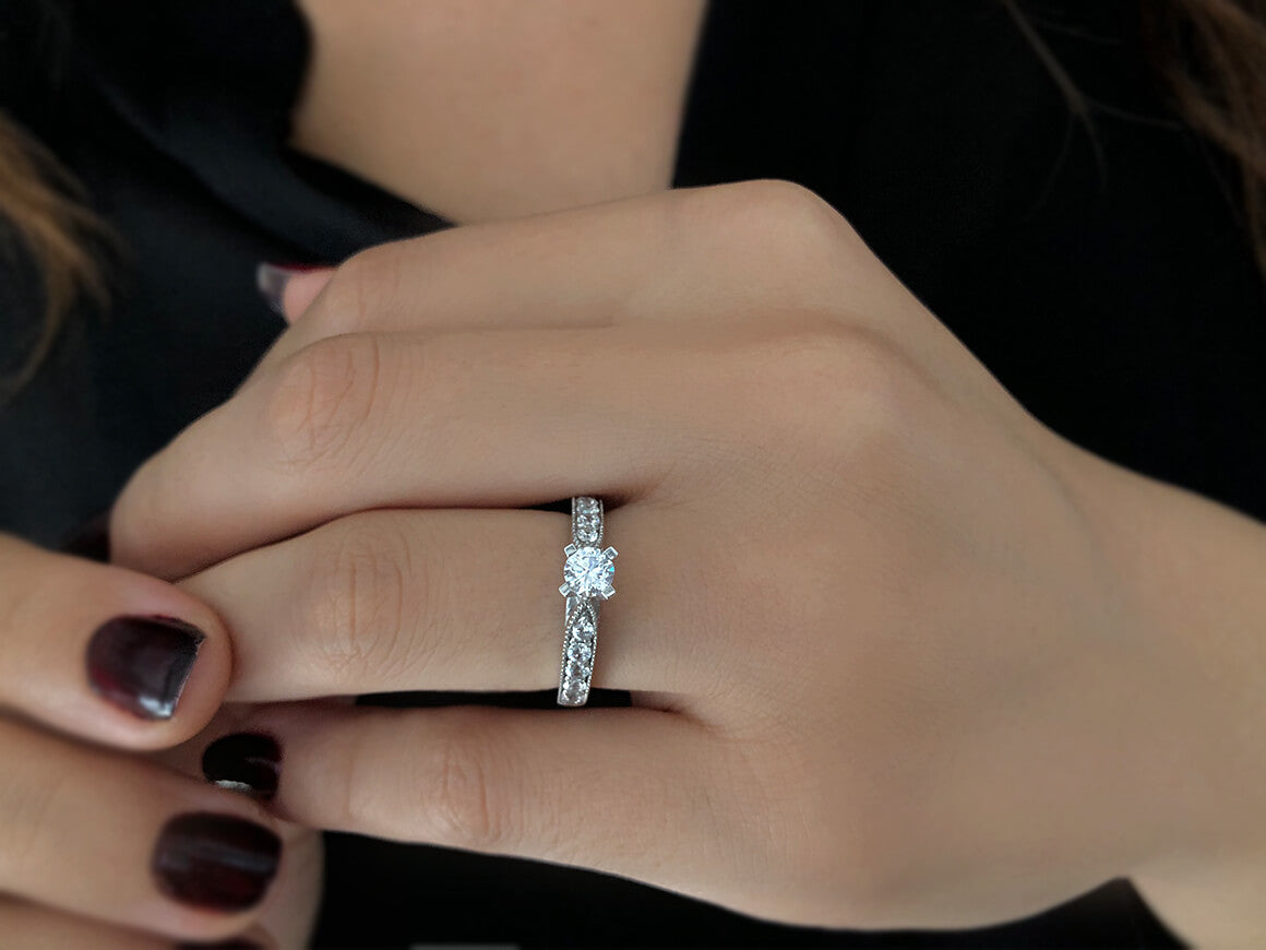Bague solitaire en diamant de 0,79 carat au total