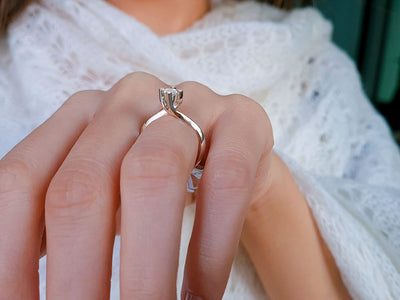 0.30 carat diamond solitaire ring in 18 K