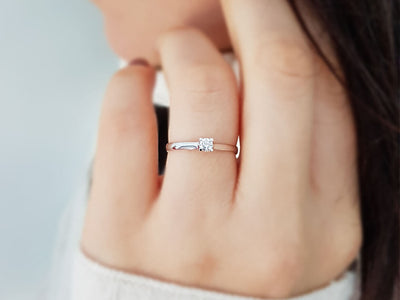 Bague solitaire en diamant de 0,12 carat