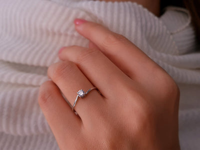 Bague solitaire en diamant de 0,14 carat